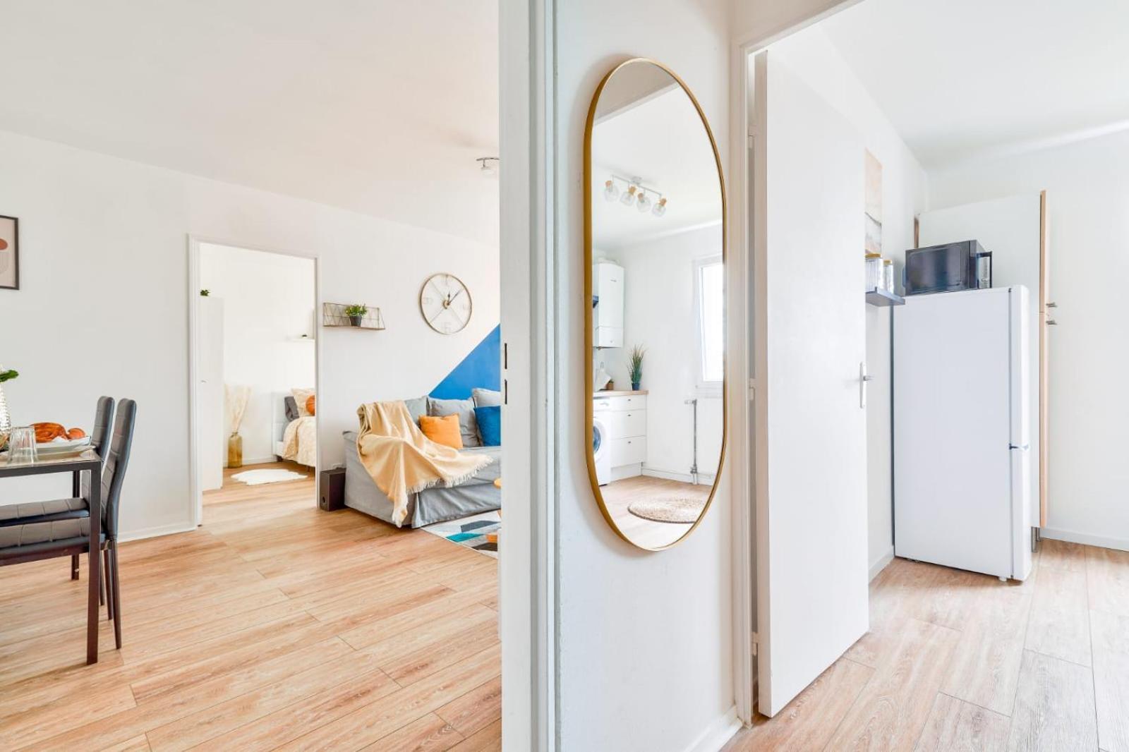Le Cosy Yellow Appartement Lumineux A 5 Min De La Gare D'Evry Avec Parking Gratuit Courcouronnes Ngoại thất bức ảnh