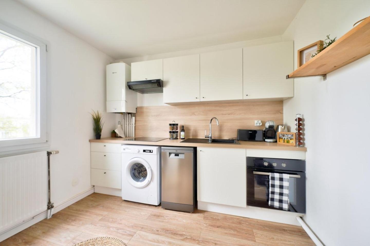 Le Cosy Yellow Appartement Lumineux A 5 Min De La Gare D'Evry Avec Parking Gratuit Courcouronnes Ngoại thất bức ảnh