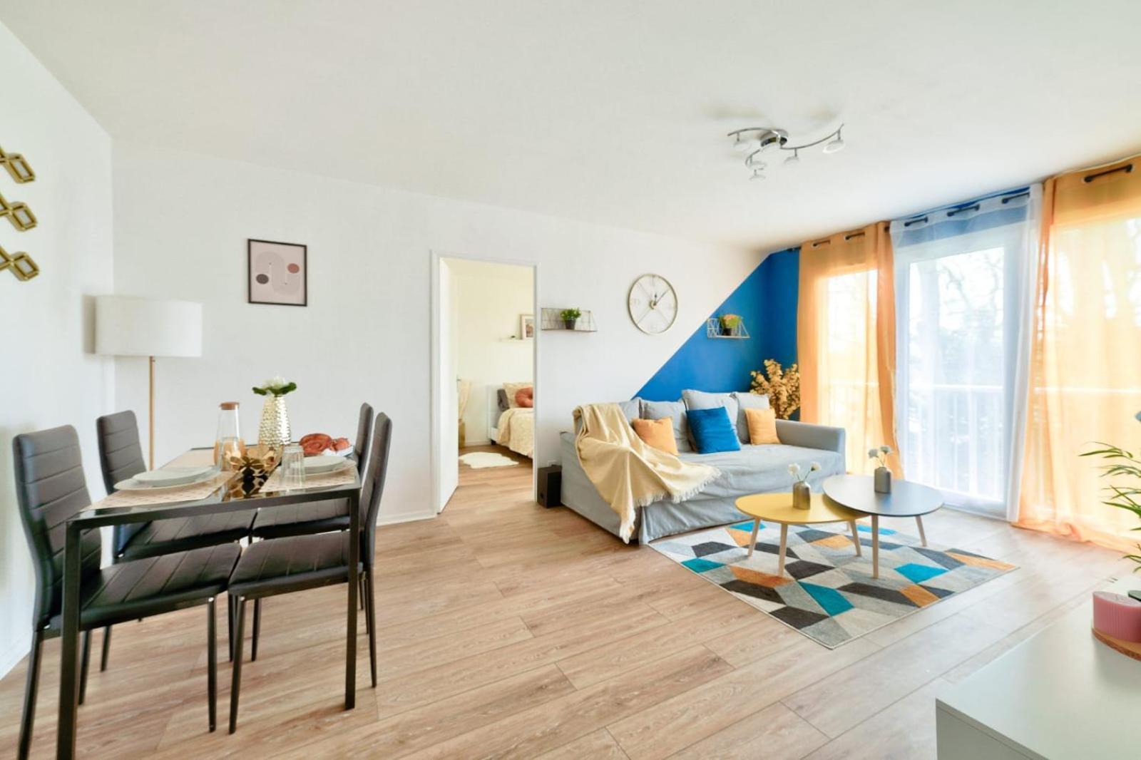 Le Cosy Yellow Appartement Lumineux A 5 Min De La Gare D'Evry Avec Parking Gratuit Courcouronnes Ngoại thất bức ảnh